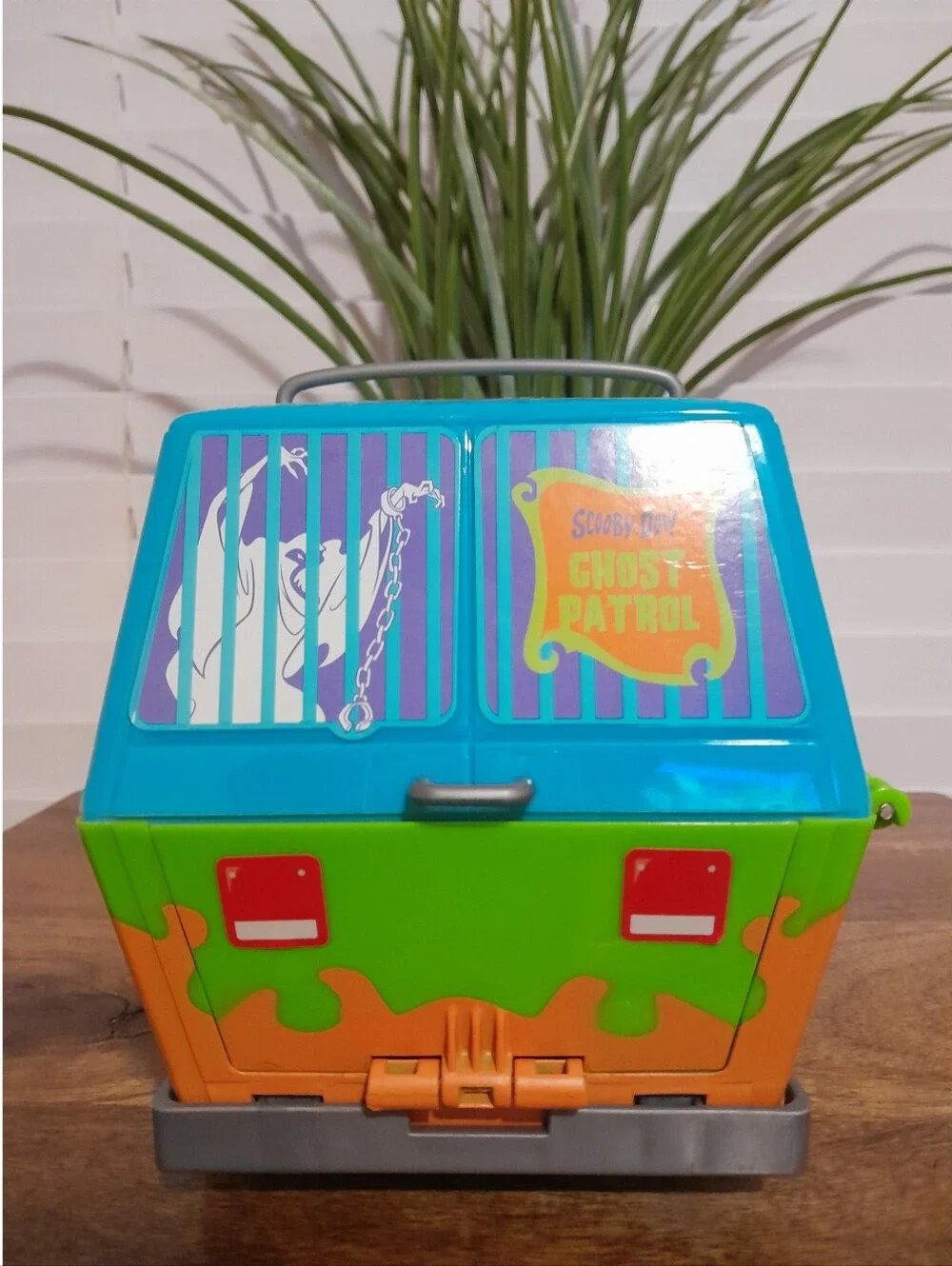 2005 vintage toy Scooby Doo Mystery Machine + characters Hanna Barbera Co